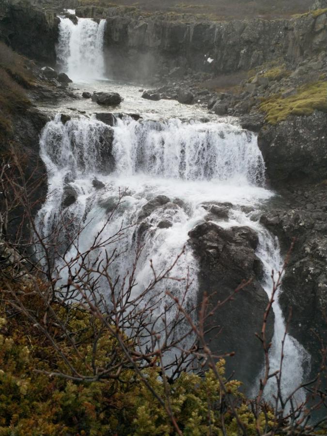 Apartamento Aegisholt Privete House With Hot Tub Patreksfjordur Exterior foto