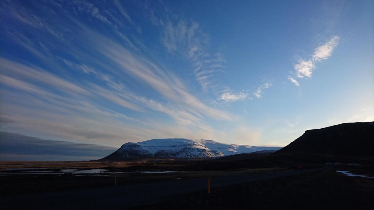 Apartamento Aegisholt Privete House With Hot Tub Patreksfjordur Exterior foto