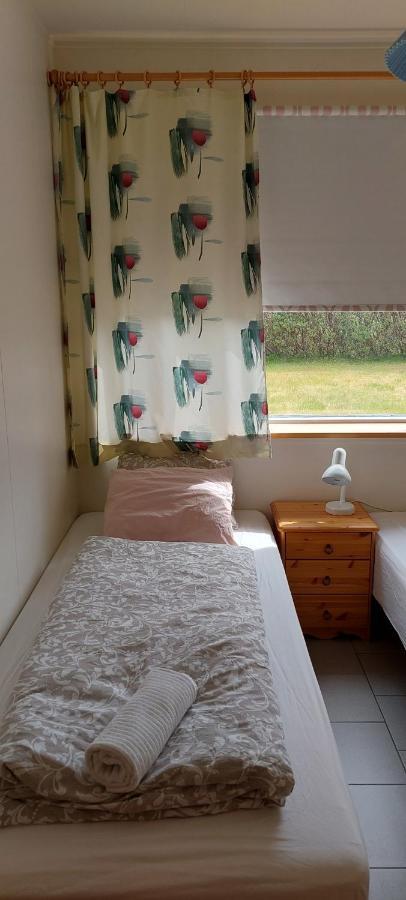 Apartamento Aegisholt Privete House With Hot Tub Patreksfjordur Exterior foto